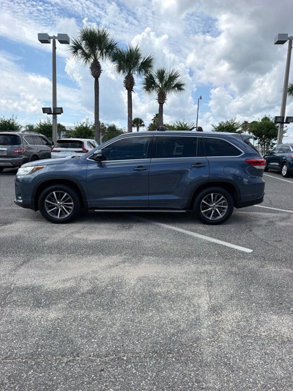 Used 2017 Toyota Highlander XLE SUV