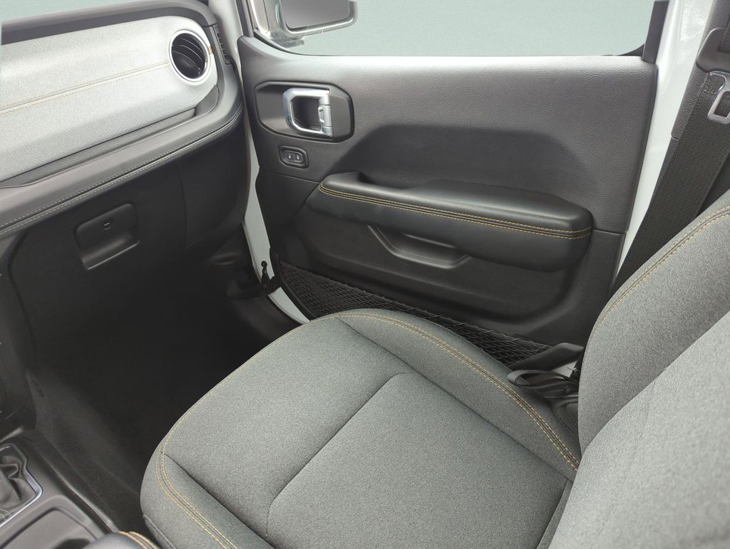2025 Jeep Wrangler 4-Door Sahara - Photo 23