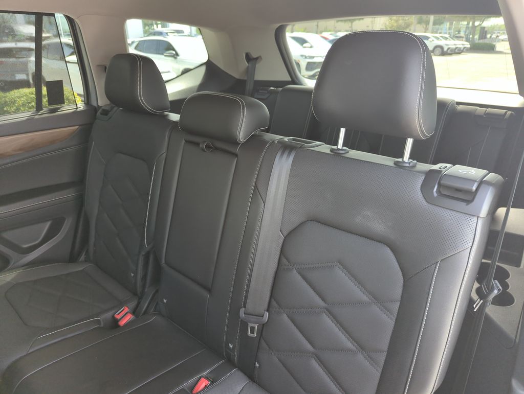 2024 Volkswagen Atlas SE w/Tech - Photo 29