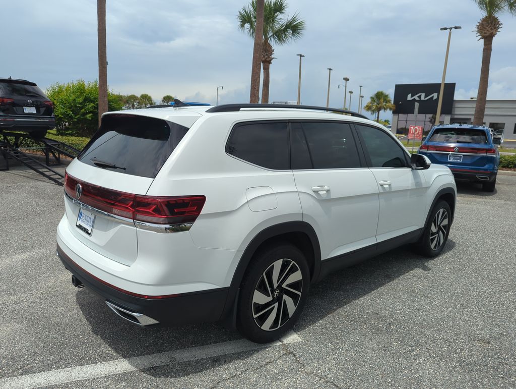 2024 Volkswagen Atlas SE w/Tech - Photo 6