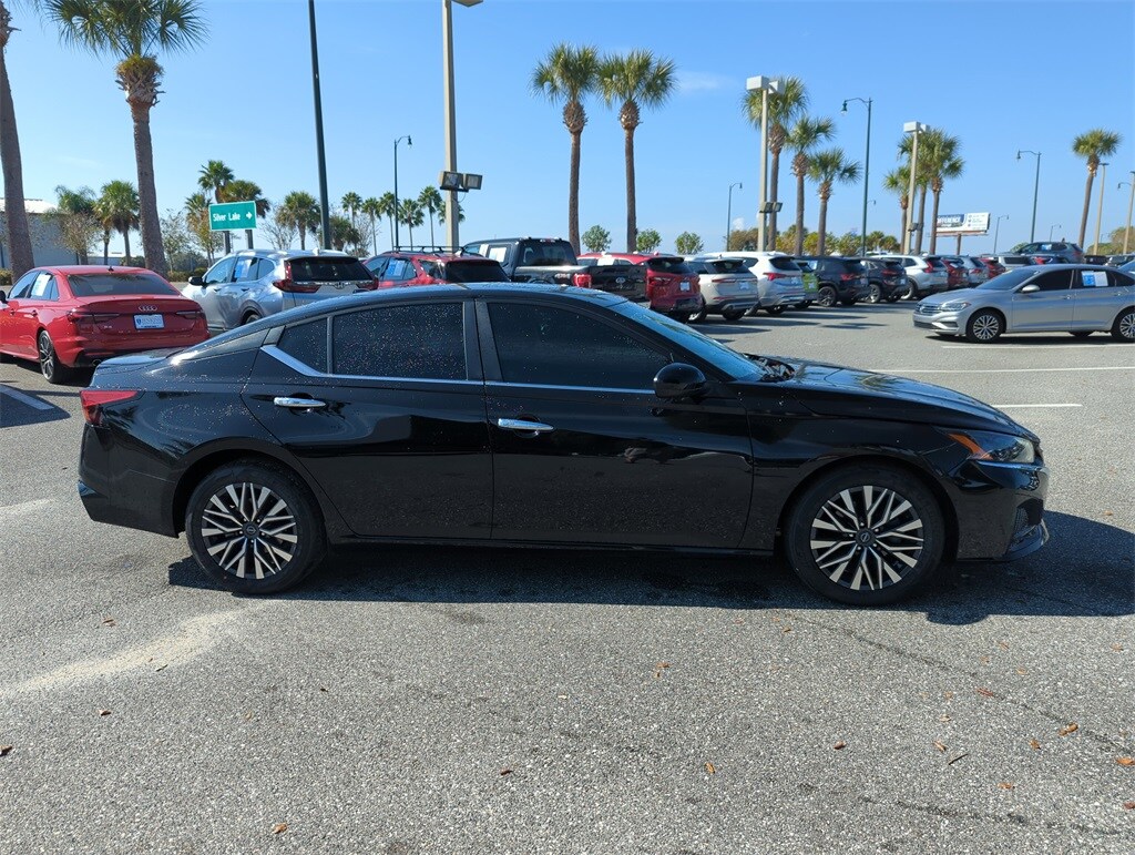 2023 Nissan Altima 2.5 SV photo 2