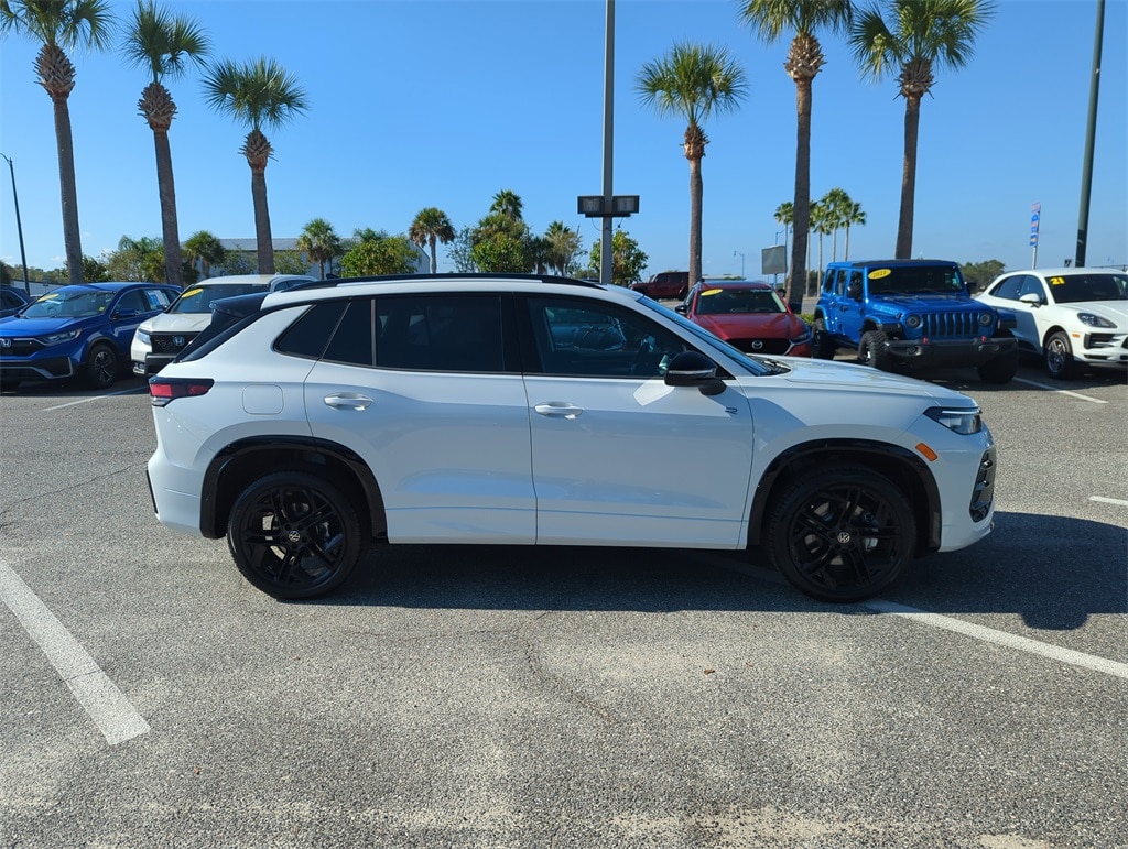 New 2025 Volkswagen Tiguan 2.0T SE R-Line Black SUV