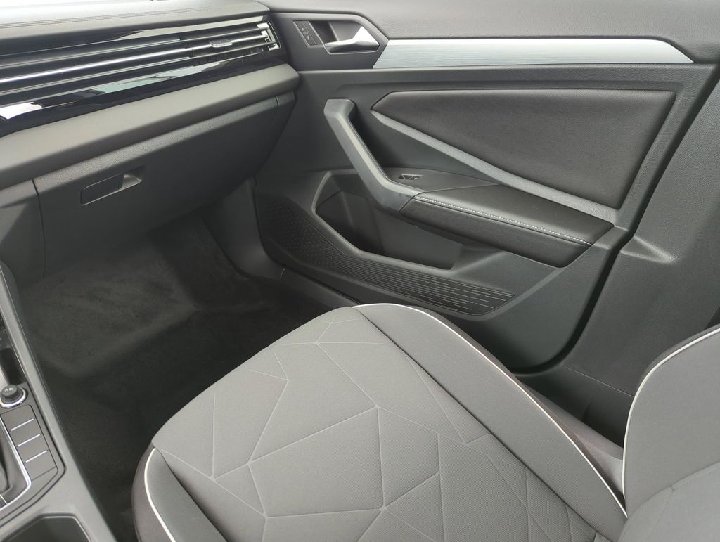 2026 Volkswagen Jetta Sport - Photo 18
