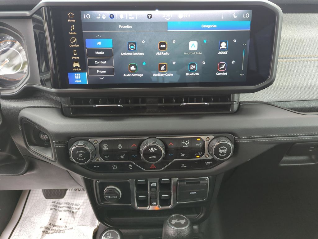 2025 Jeep Wrangler 4-Door Sahara - Photo 30