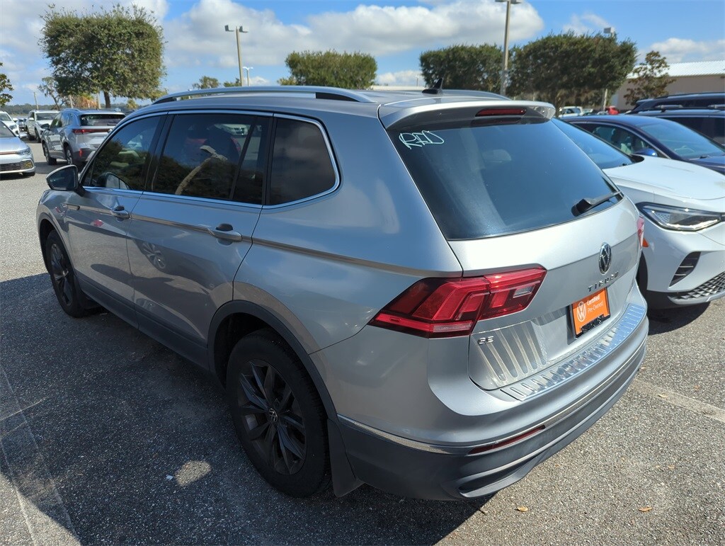 2022 Volkswagen Tiguan SE photo 2