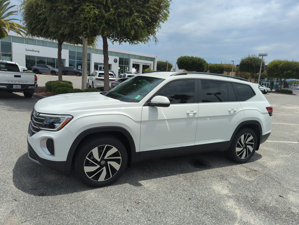 2024 Volkswagen Atlas SE w/Tech - Photo 13