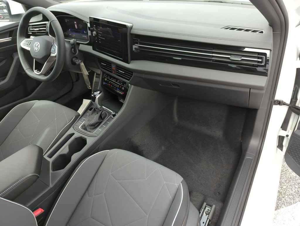 2026 Volkswagen Jetta Sport - Photo 17