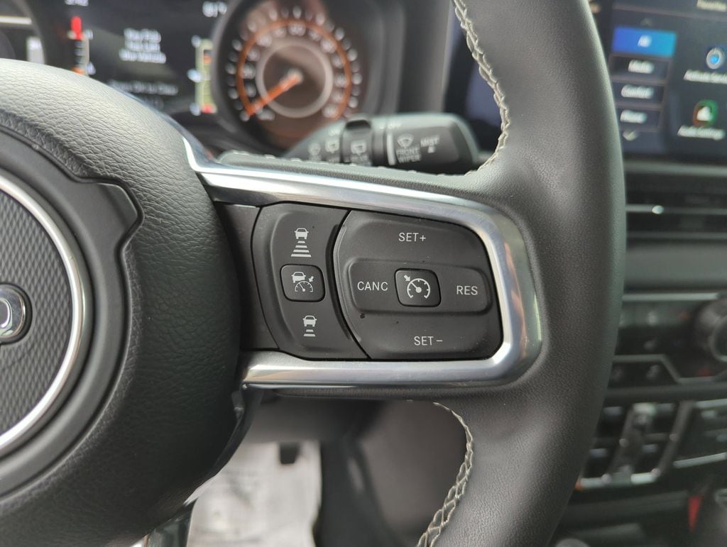 2025 Jeep Wrangler 4-Door Sahara - Photo 38