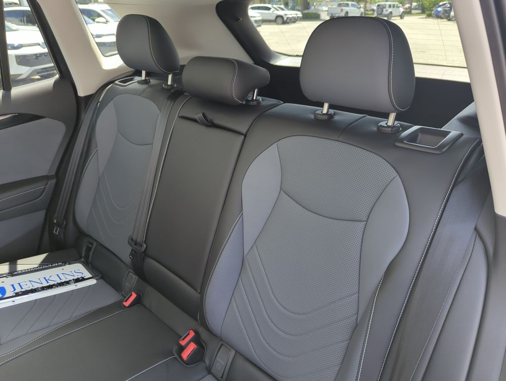2026 Volkswagen Tiguan SE - Photo 30