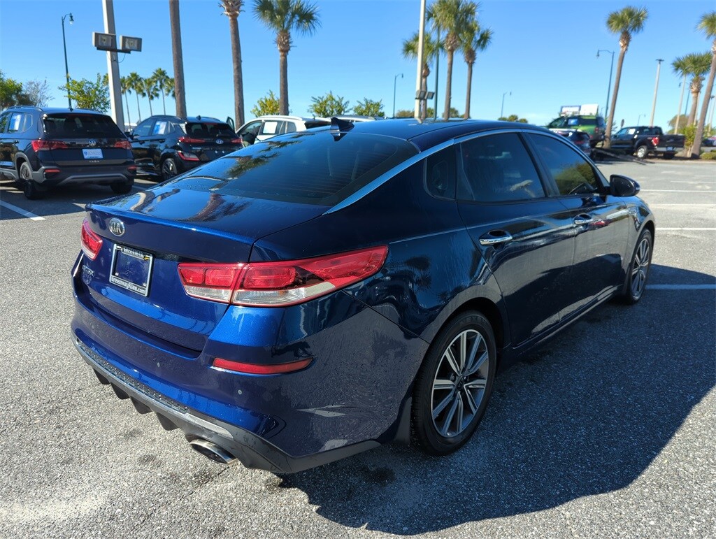 2019 Kia Optima LX photo 3