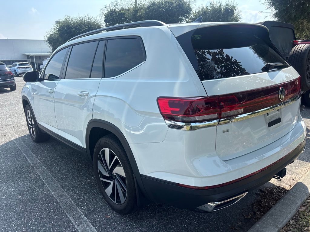 2024 Volkswagen Atlas SE w/Tech - Photo 6