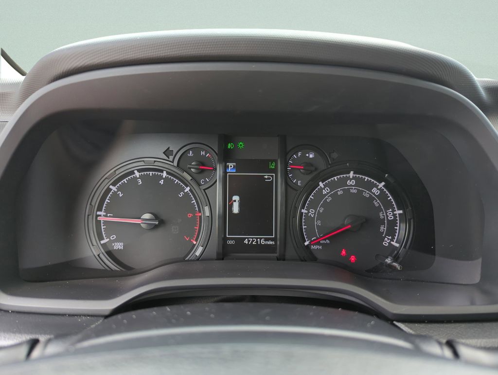 2020 Toyota 4Runner SR5 - Photo 39