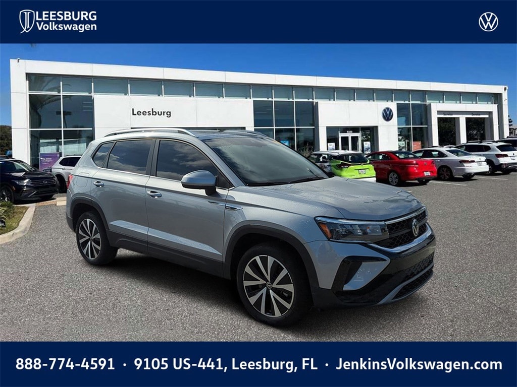 2022 Volkswagen Taos SE's photo