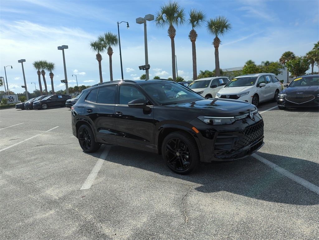 New 2025 Volkswagen Tiguan 2.0T SE R-Line Black SUV