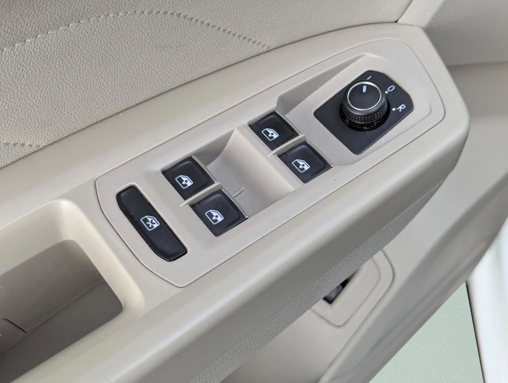 2021 Volkswagen Atlas SE w/Tech - Photo 30
