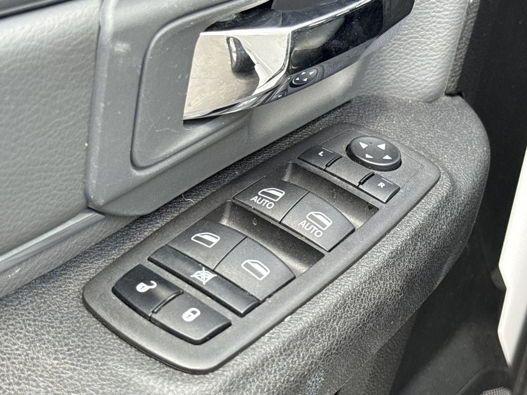 2024 RAM Ram 1500 Classic SLT - Photo 29