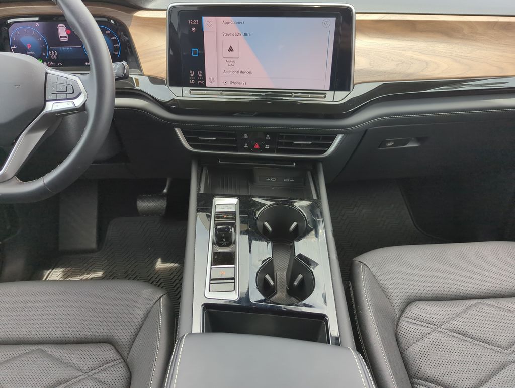 2025 Volkswagen Atlas SE w/Tech - Photo 23