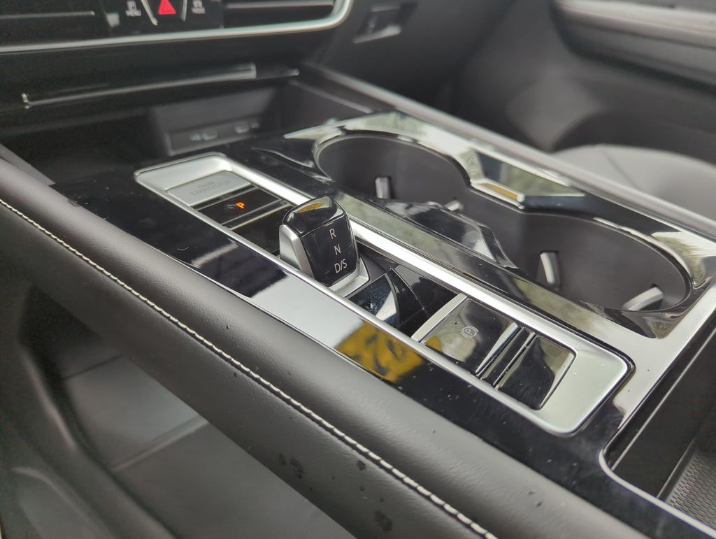 2024 Volkswagen Atlas Cross Sport SE w/Tech - Photo 39