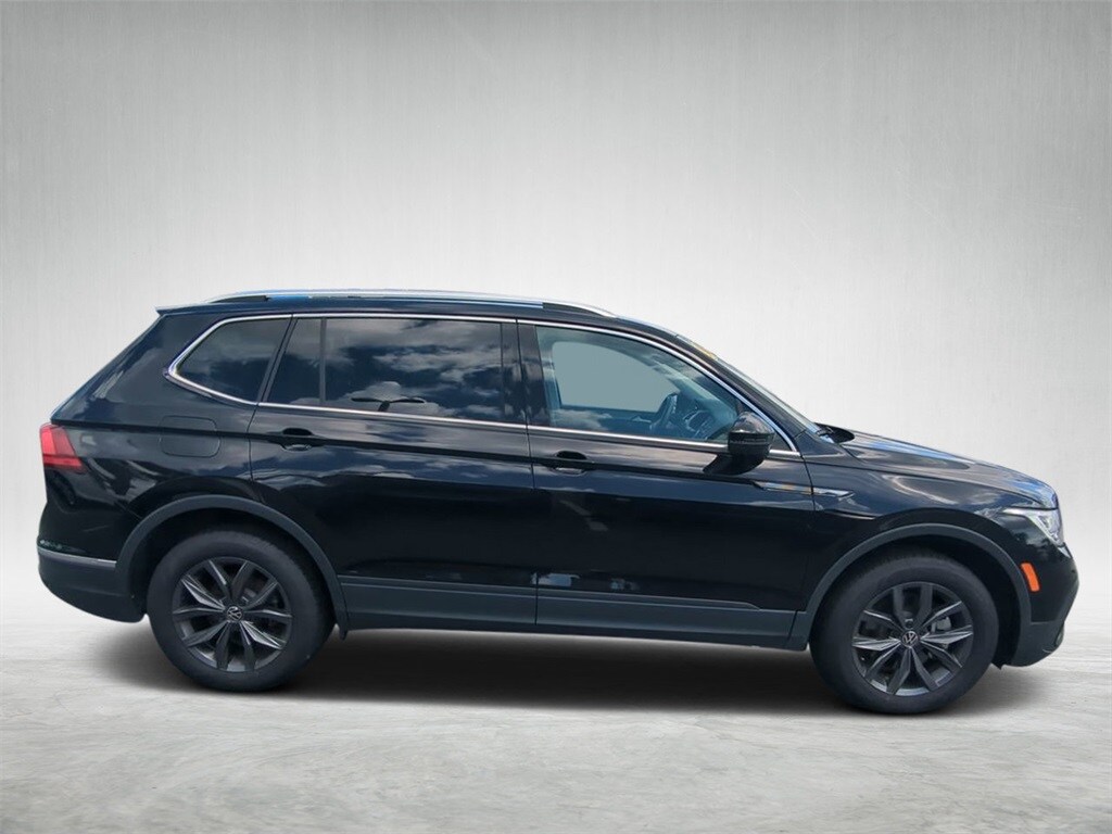 2024 Volkswagen Tiguan SE Wolfsburg Edition photo 2