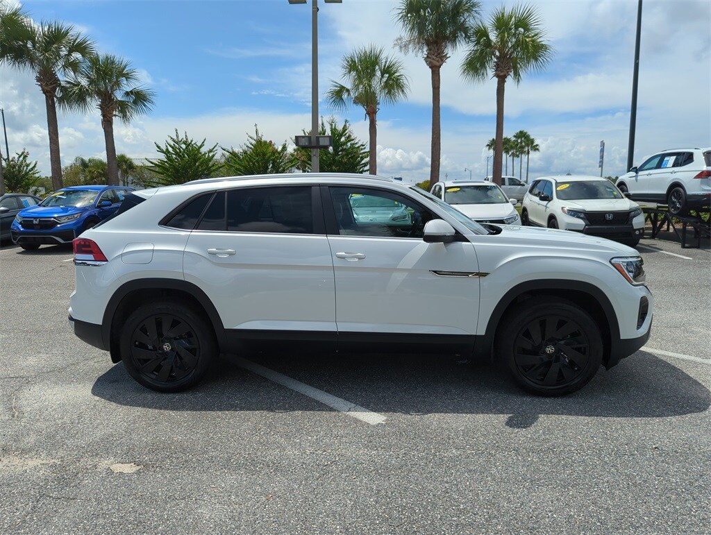 2026 Volkswagen Atlas Cross Sport SE Technology photo 3