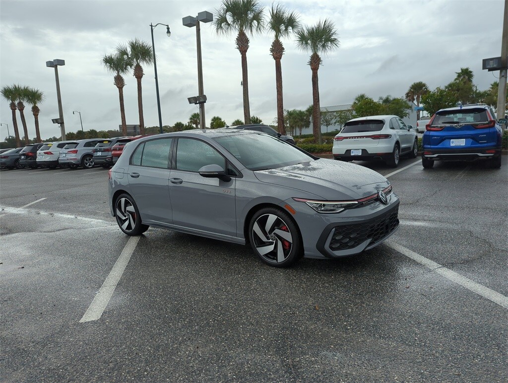 2025 Volkswagen Golf GTI S photo 2