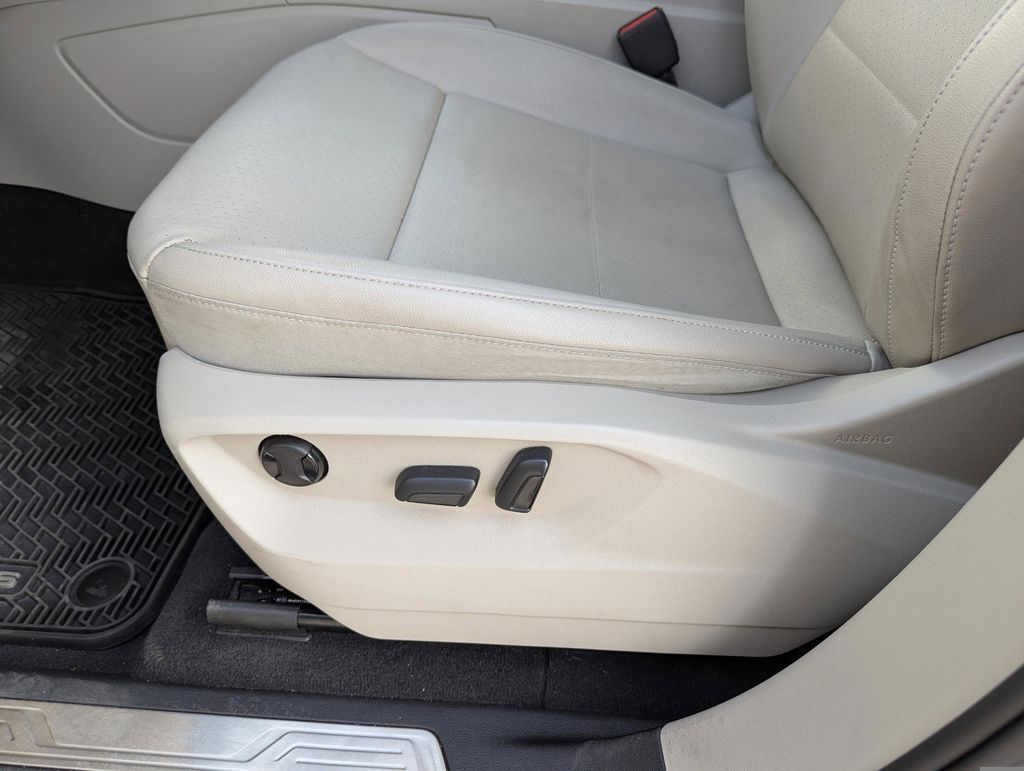 2021 Volkswagen Atlas SE w/Tech - Photo 33