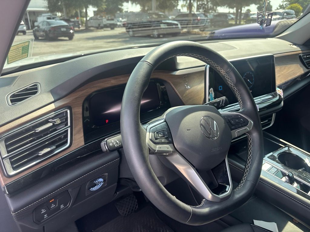 2024 Volkswagen Atlas SE w/Tech - Photo 7