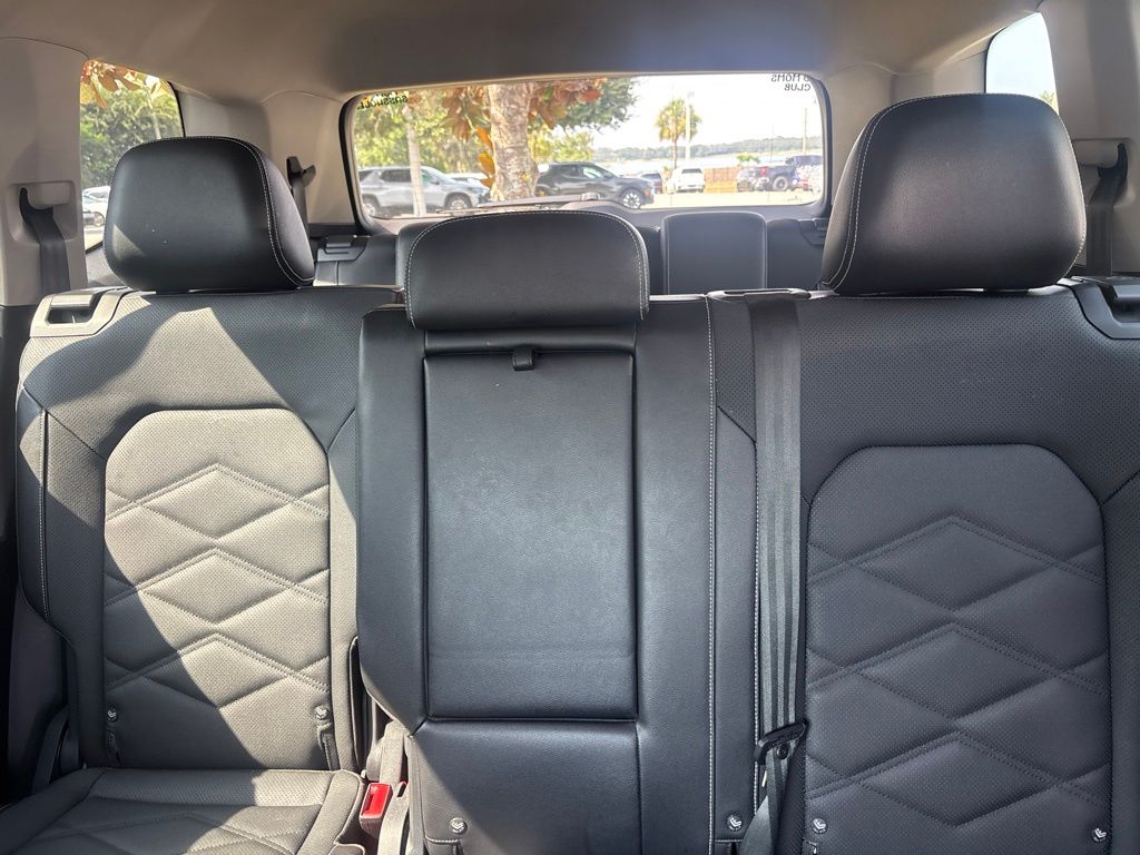 2024 Volkswagen Atlas SE w/Tech - Photo 11