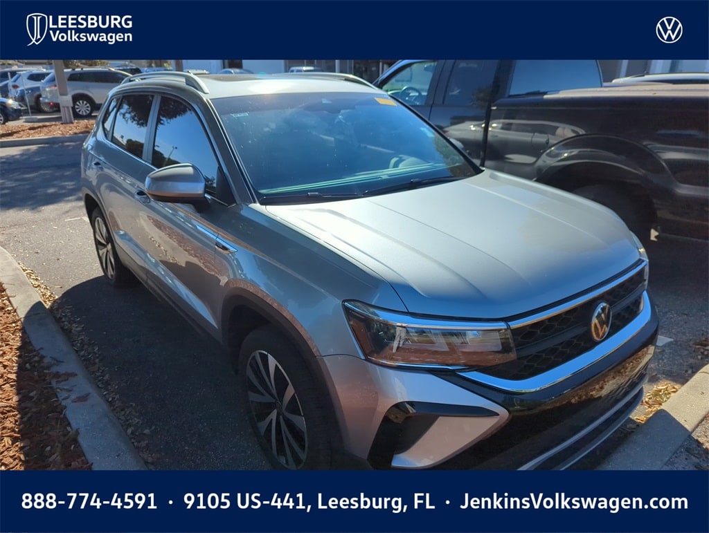 2022 Volkswagen Taos SE's photo