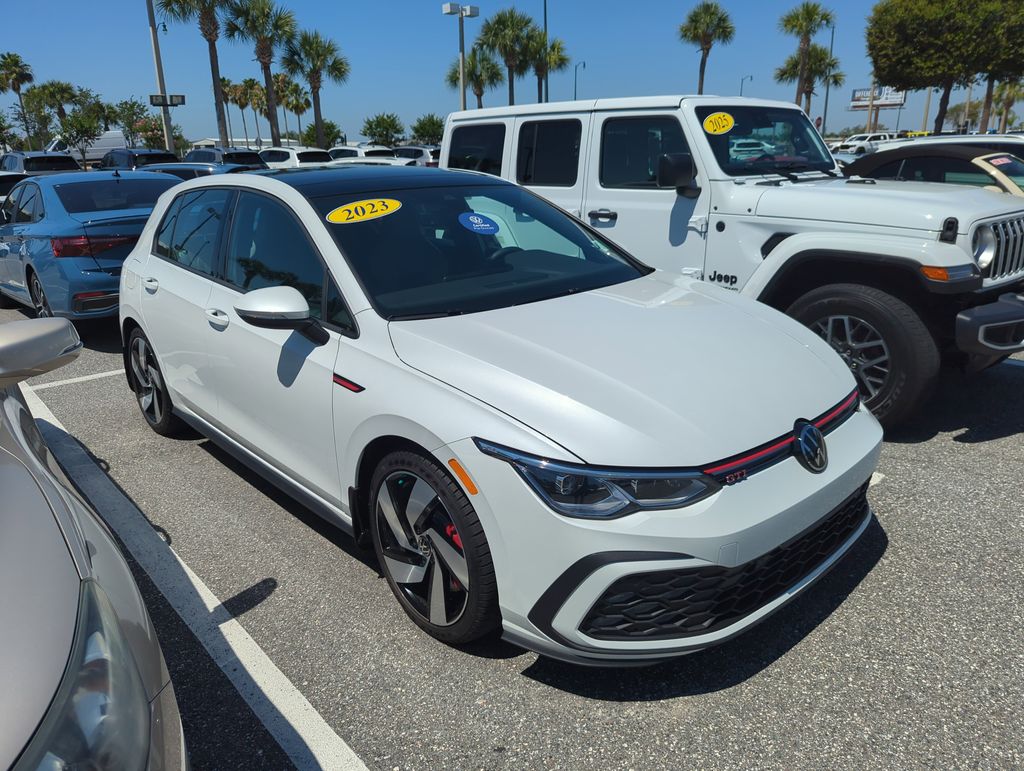 2023 Volkswagen Golf GTI 2.0T SE 4-door DSG's photo