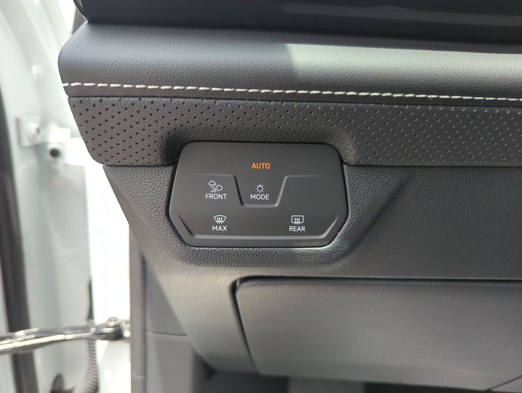 2024 Volkswagen Atlas SE w/Tech - Photo 43