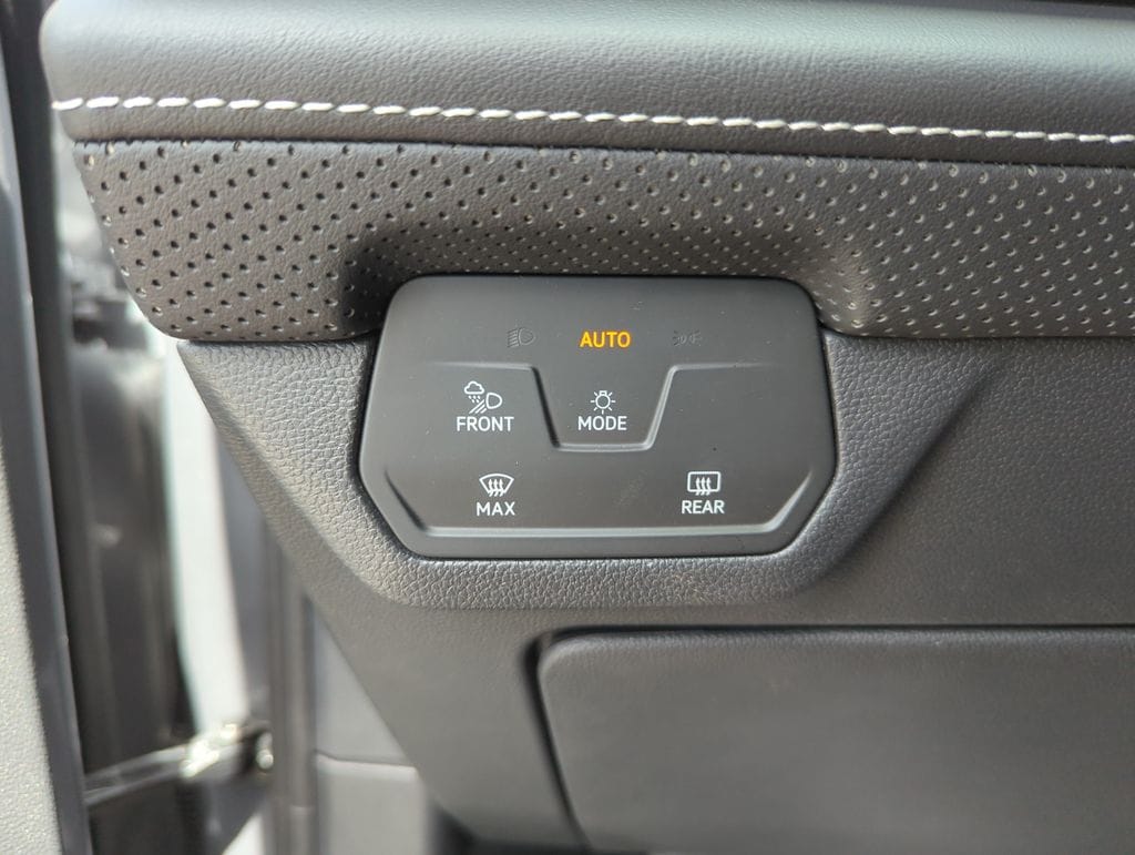 2024 Volkswagen Atlas SE w/Tech - Photo 42