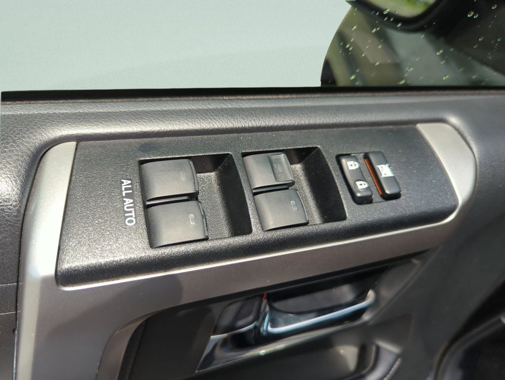 2020 Toyota 4Runner SR5 - Photo 26