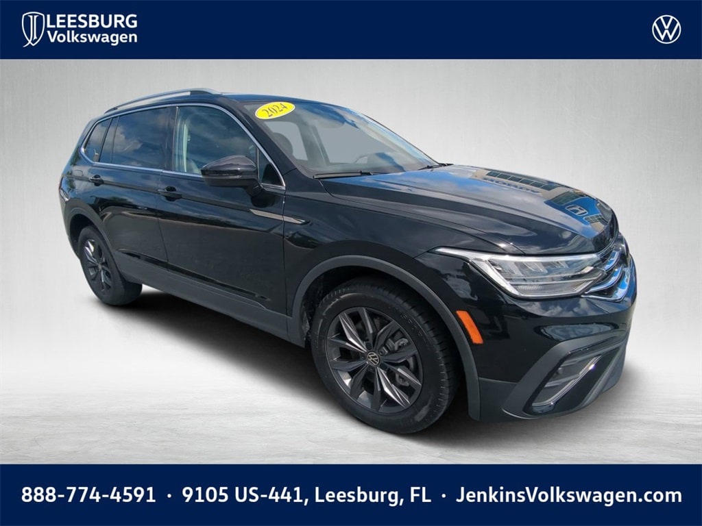 2024 Volkswagen Tiguan SE's photo