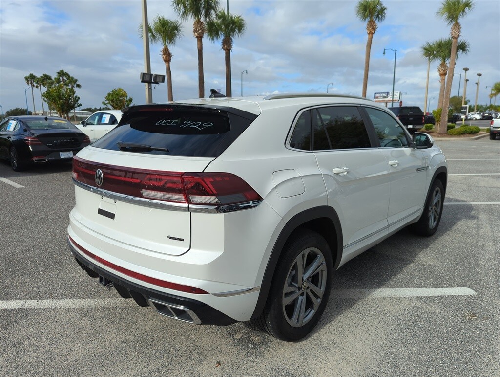 2024 Volkswagen Atlas Cross Sport SEL R-Line photo 3