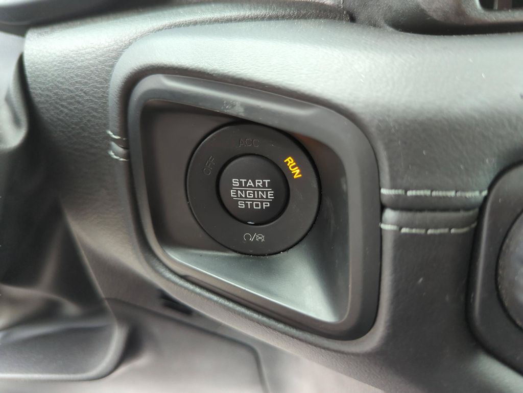2025 Jeep Wrangler 4-Door Sahara - Photo 41