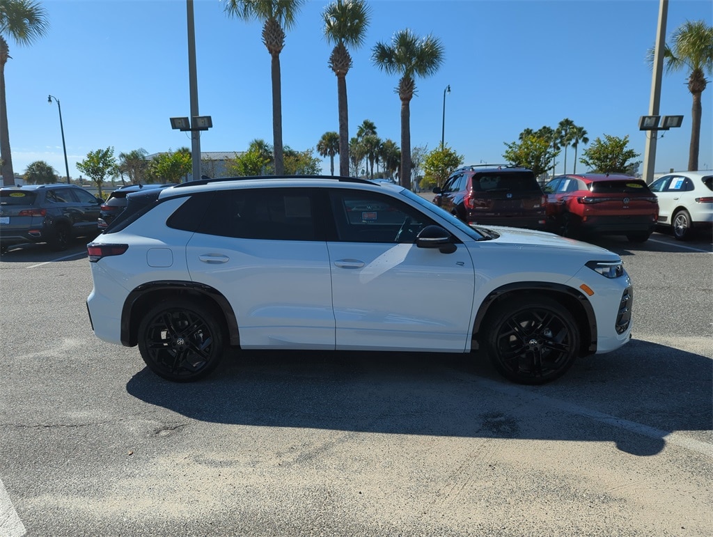 New 2026 Volkswagen Tiguan 2.0T SE R-Line Black SUV