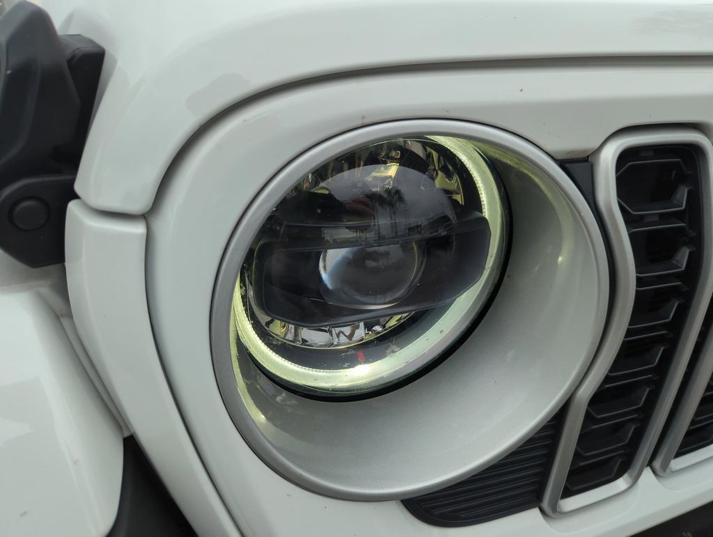 2025 Jeep Wrangler 4-Door Sahara - Photo 44