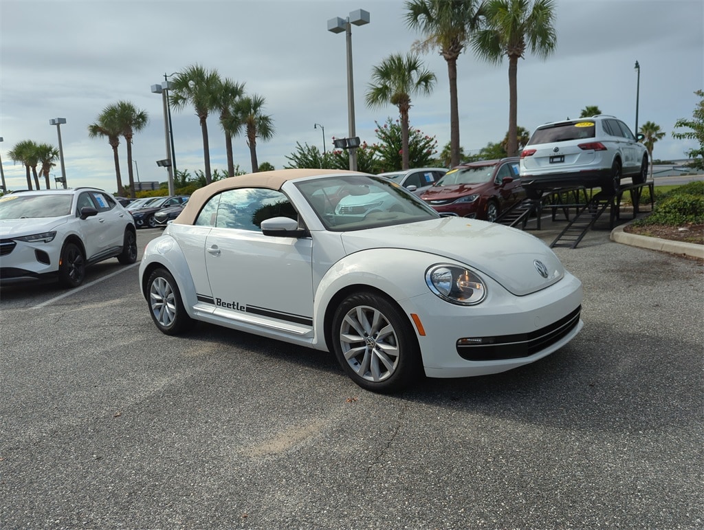 Used 2013 Volkswagen Beetle 2.0 with VIN 3VW5L7AT1DM829299 for sale in Leesburg, FL