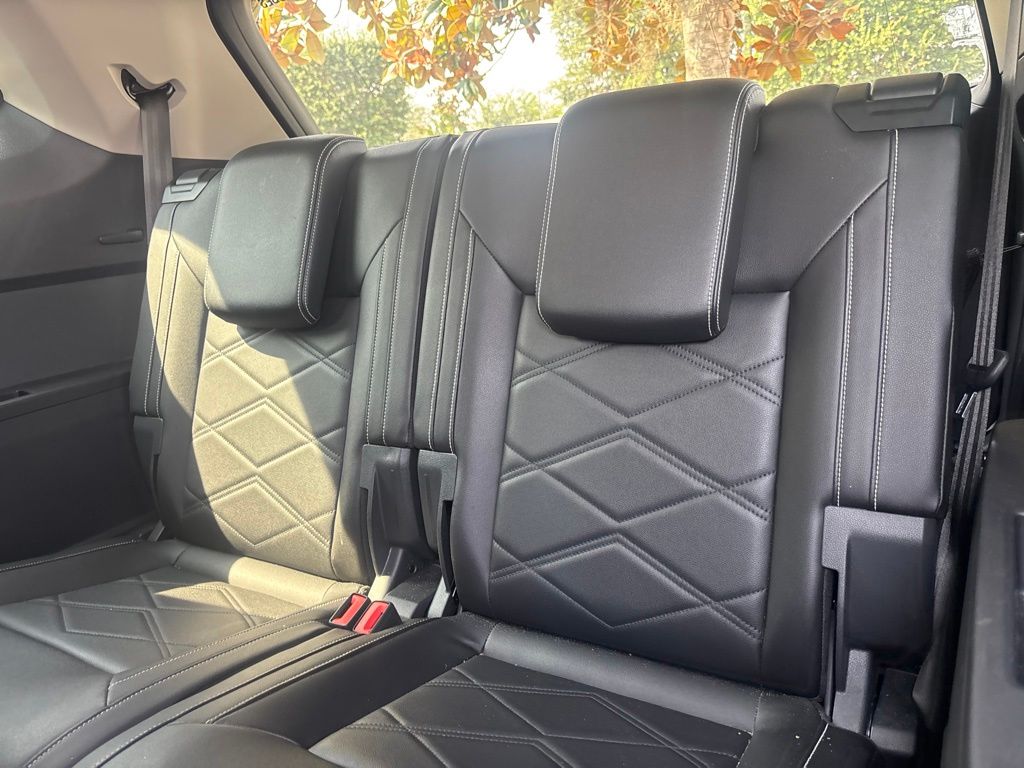 2024 Volkswagen Atlas SE w/Tech - Photo 12
