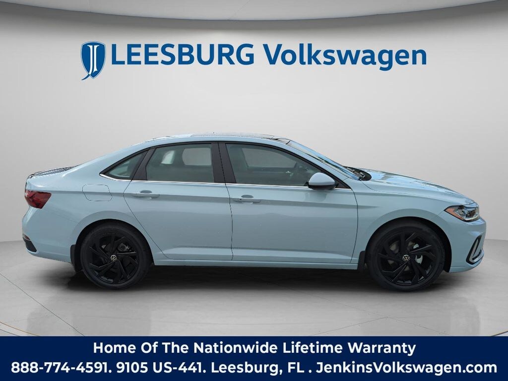 New 2026 Volkswagen Jetta 1.5T SE Sedan
