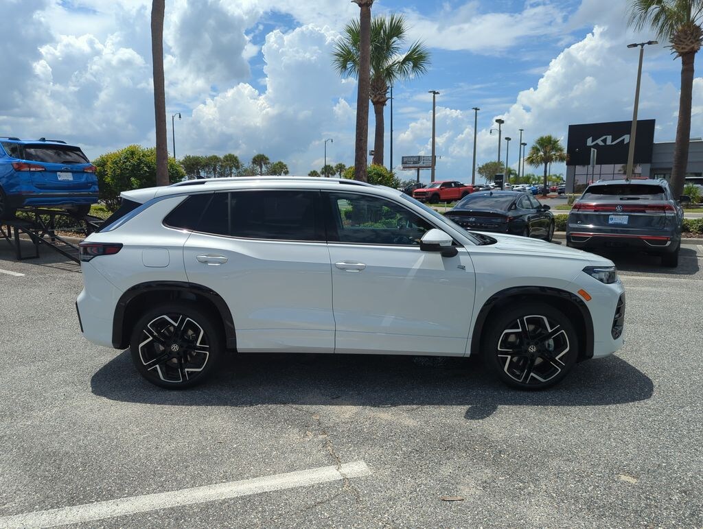 New 2026 Volkswagen Tiguan 2.0T SEL R-Line SUV