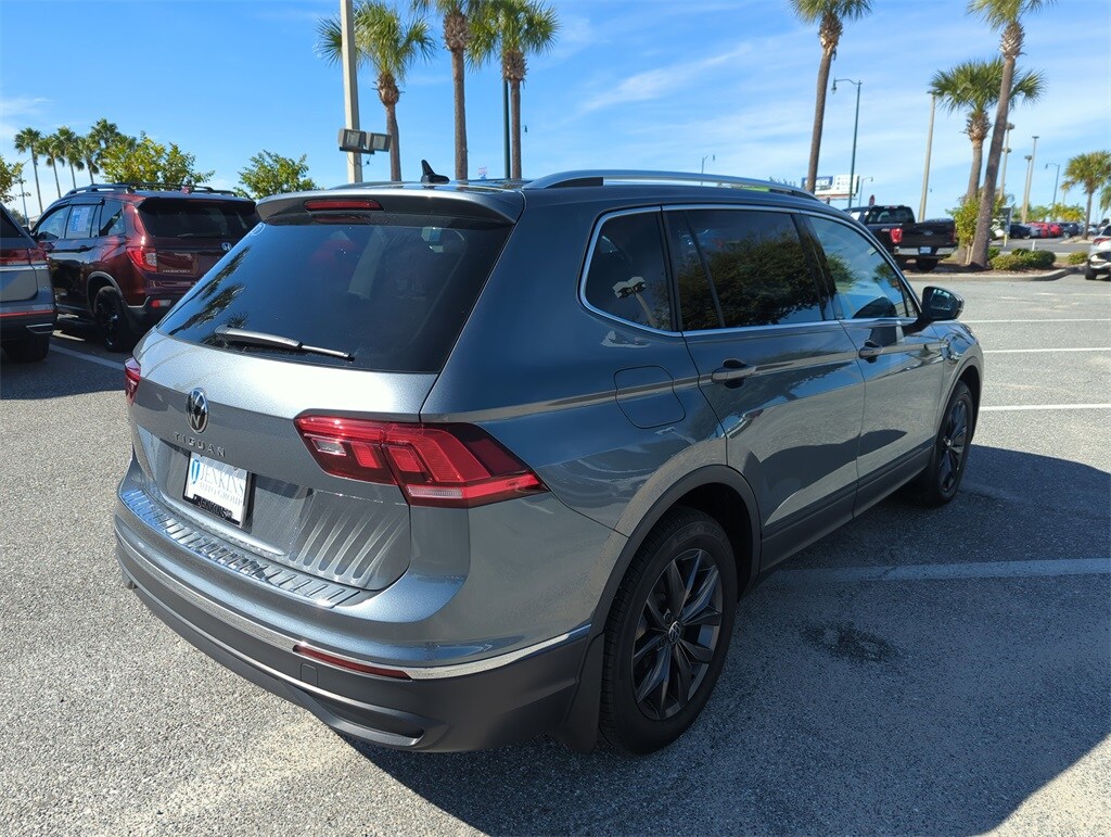 2023 Volkswagen Tiguan SE photo 3