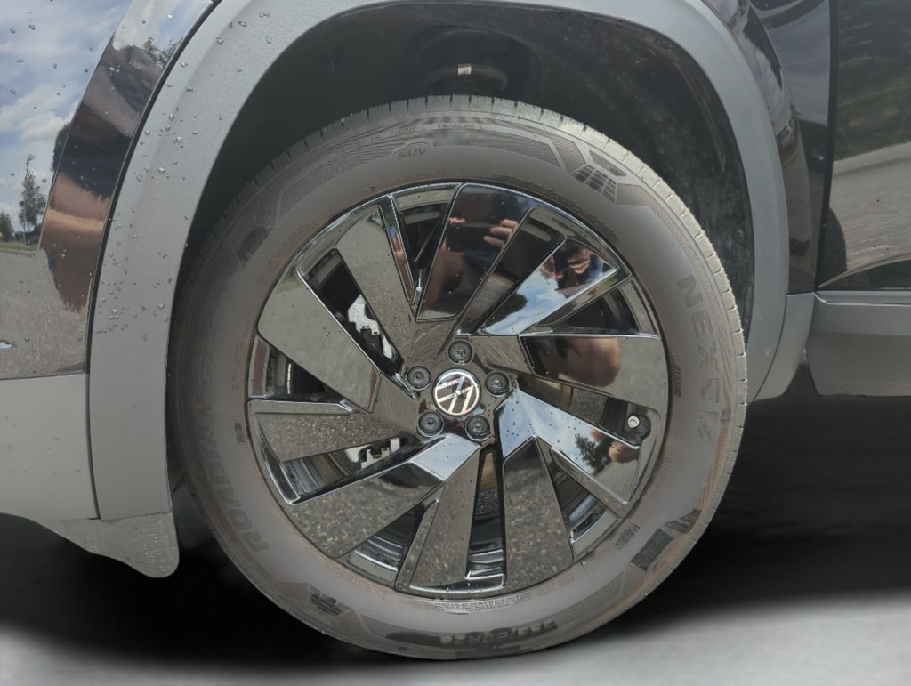 2025 Volkswagen Atlas SE w/Tech - Photo 49