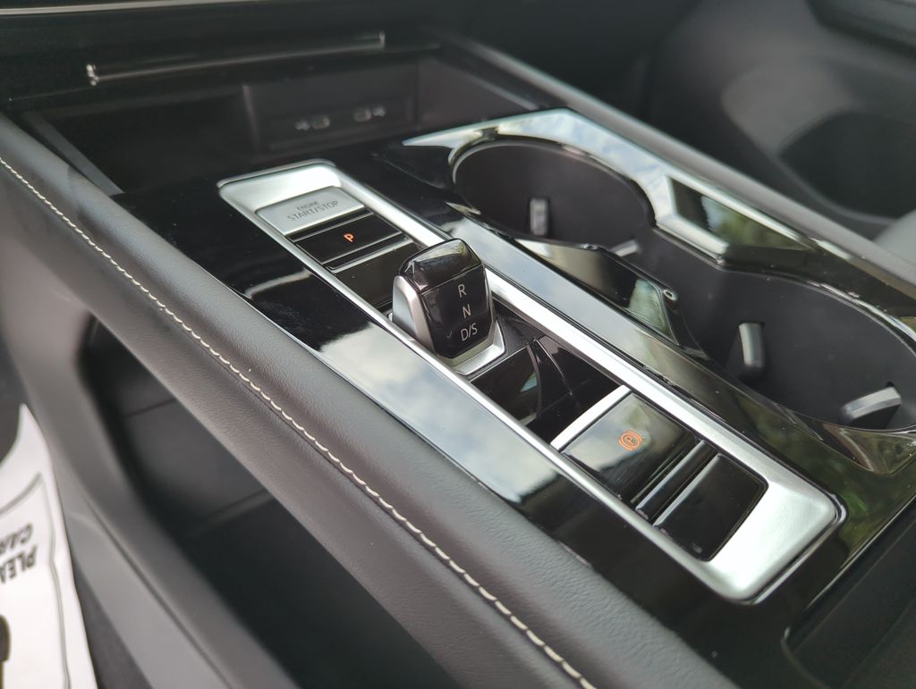 2024 Volkswagen Atlas SE w/Tech - Photo 42