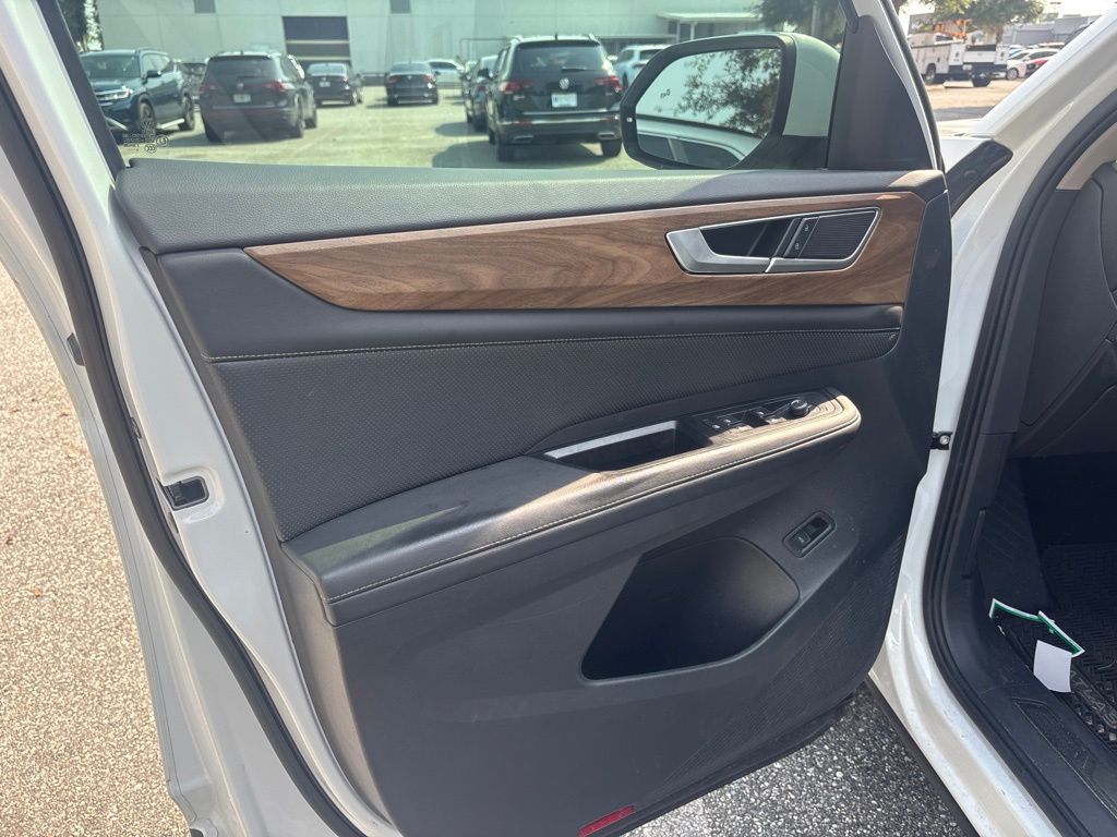 2024 Volkswagen Atlas SE w/Tech - Photo 9