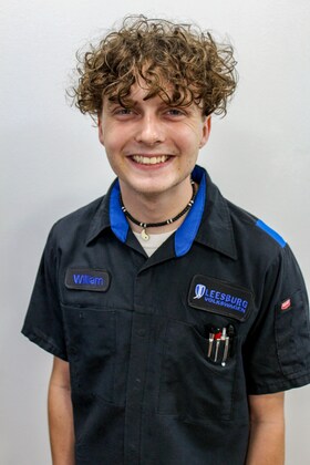 Staff member William Thompson from ID_595a05955723