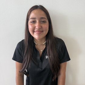 Staff member Mariana Tobar from ID_17edbfa00ef5