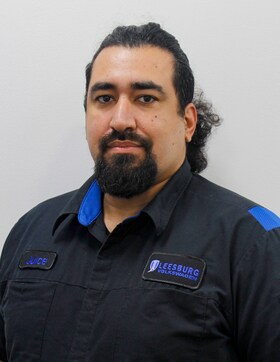 Staff member Jusephy Navarro from ID_595a05955723