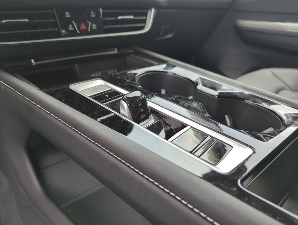 2025 Volkswagen Atlas SE w/Tech - Photo 41